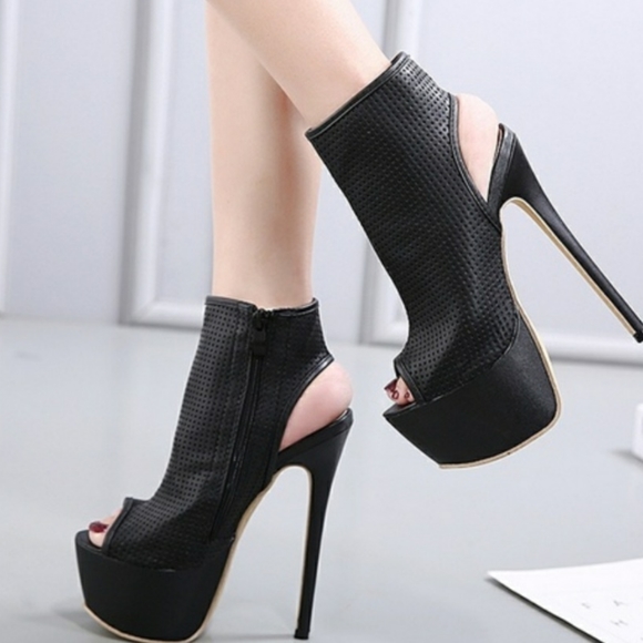 High heeled booties - Picture 6 of 7